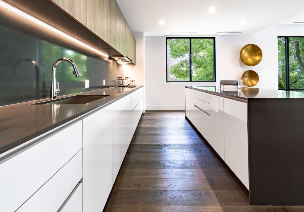white and wood modern kitchen